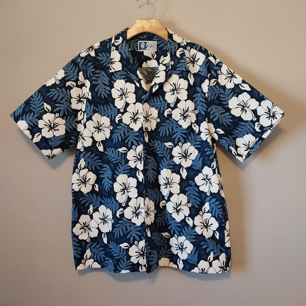 VTG Hawaiian Blue And White Floral Button Up Shirt